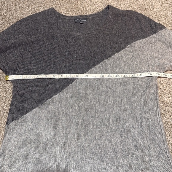 Asymmetrical sweater - Picture 2 of 7